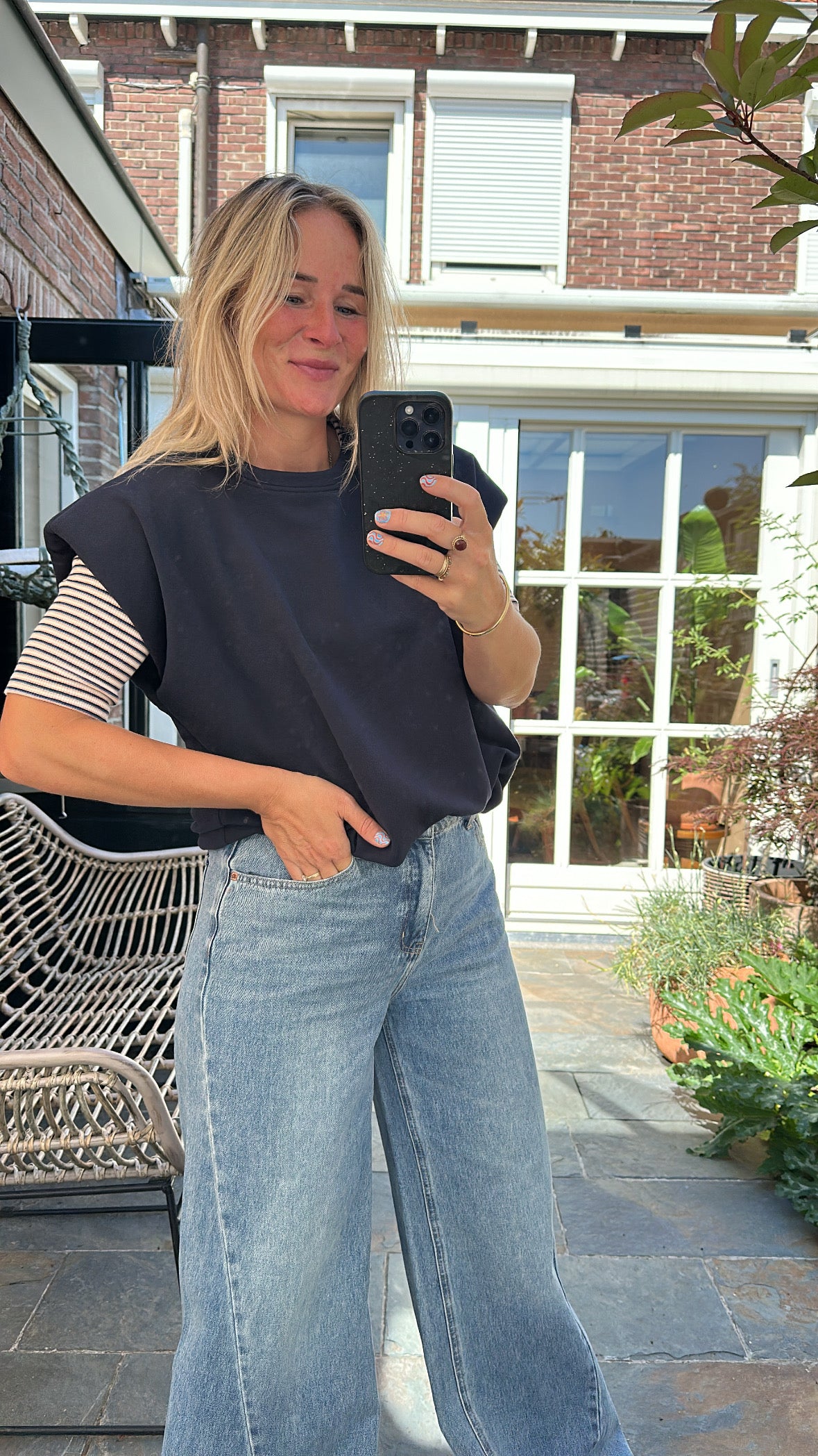 Isla - sweat top met schoudervulling blauw