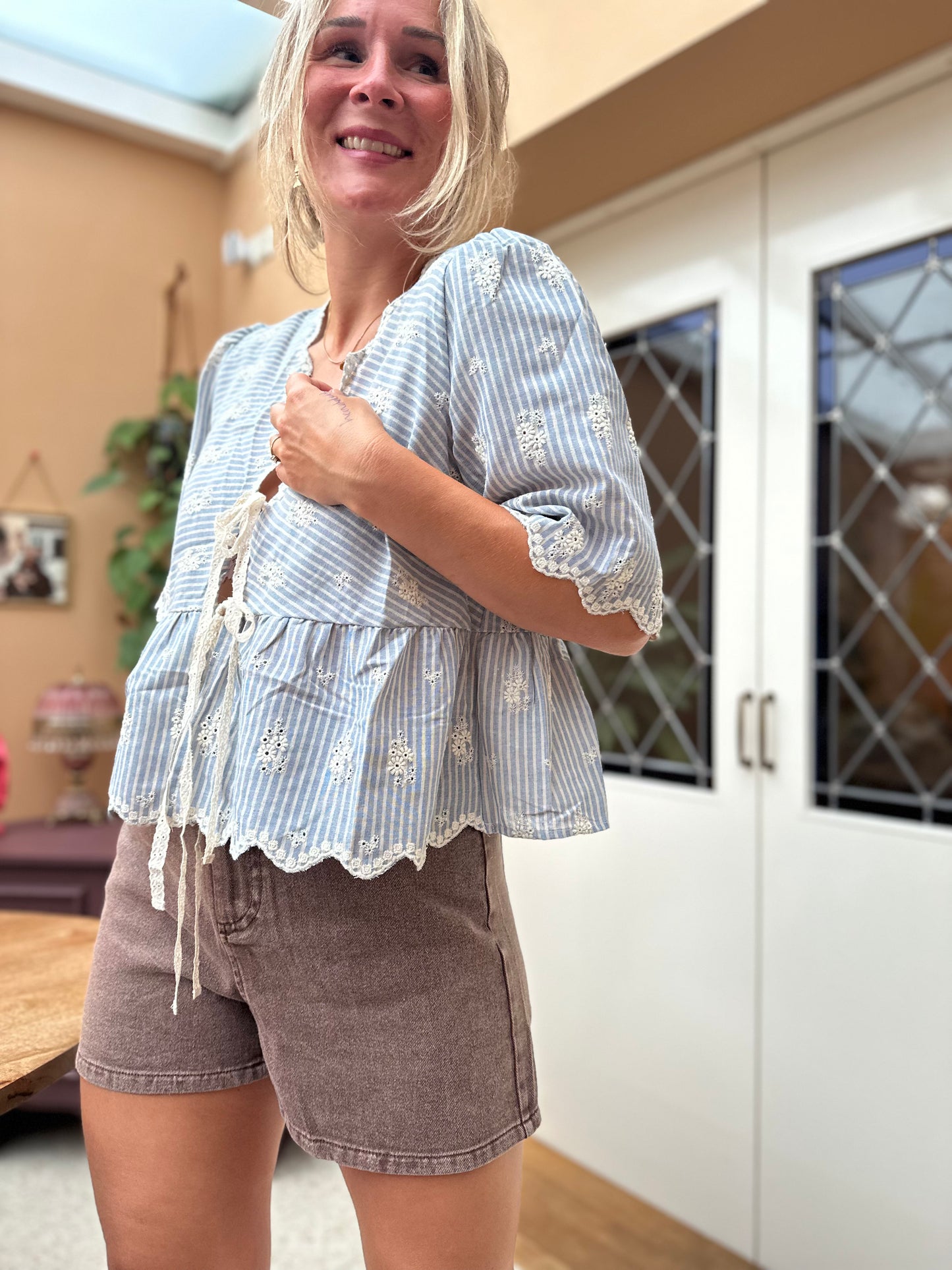 Holly - schattig strepen blousje embroidery