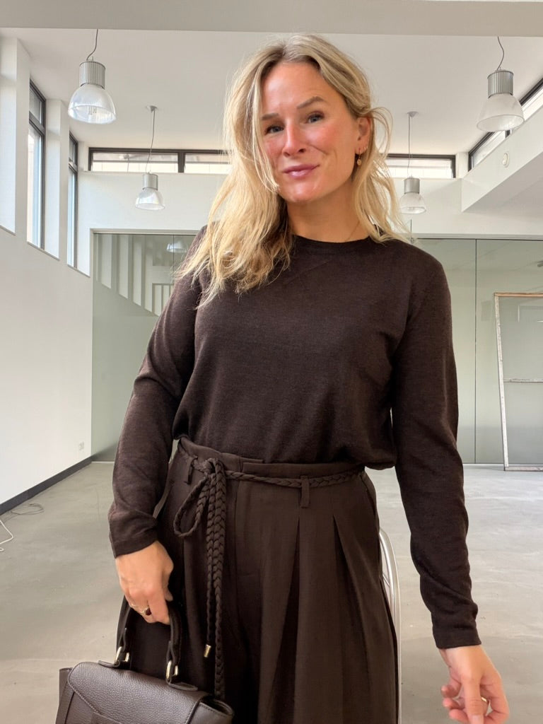 Lilly - bruin dun gebreid truitje