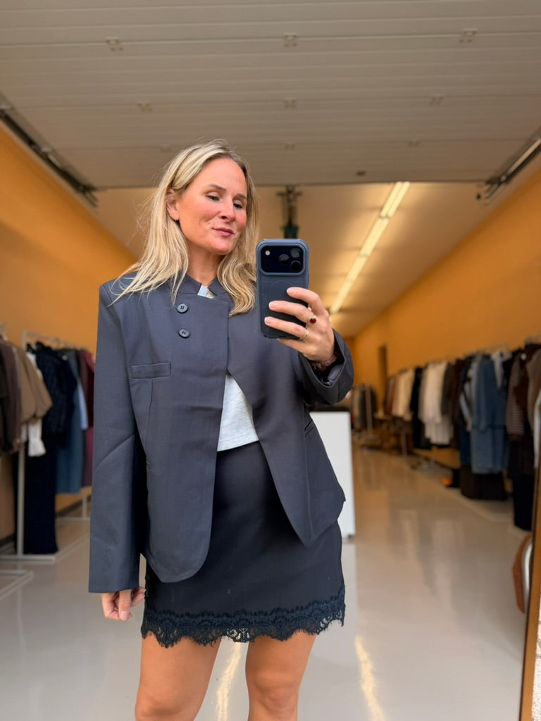 Lize - donker grijze blazer