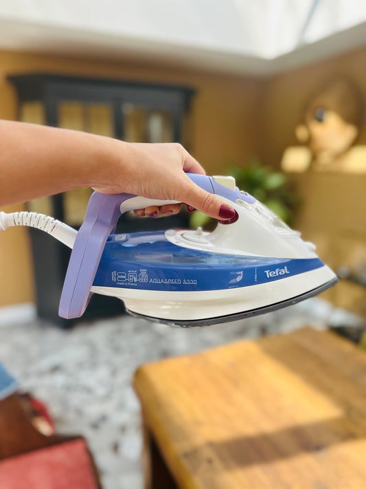 Nee, je hebt niet teveel gegeten. Je moet het gewoon strijken! Scheelt centimeters.