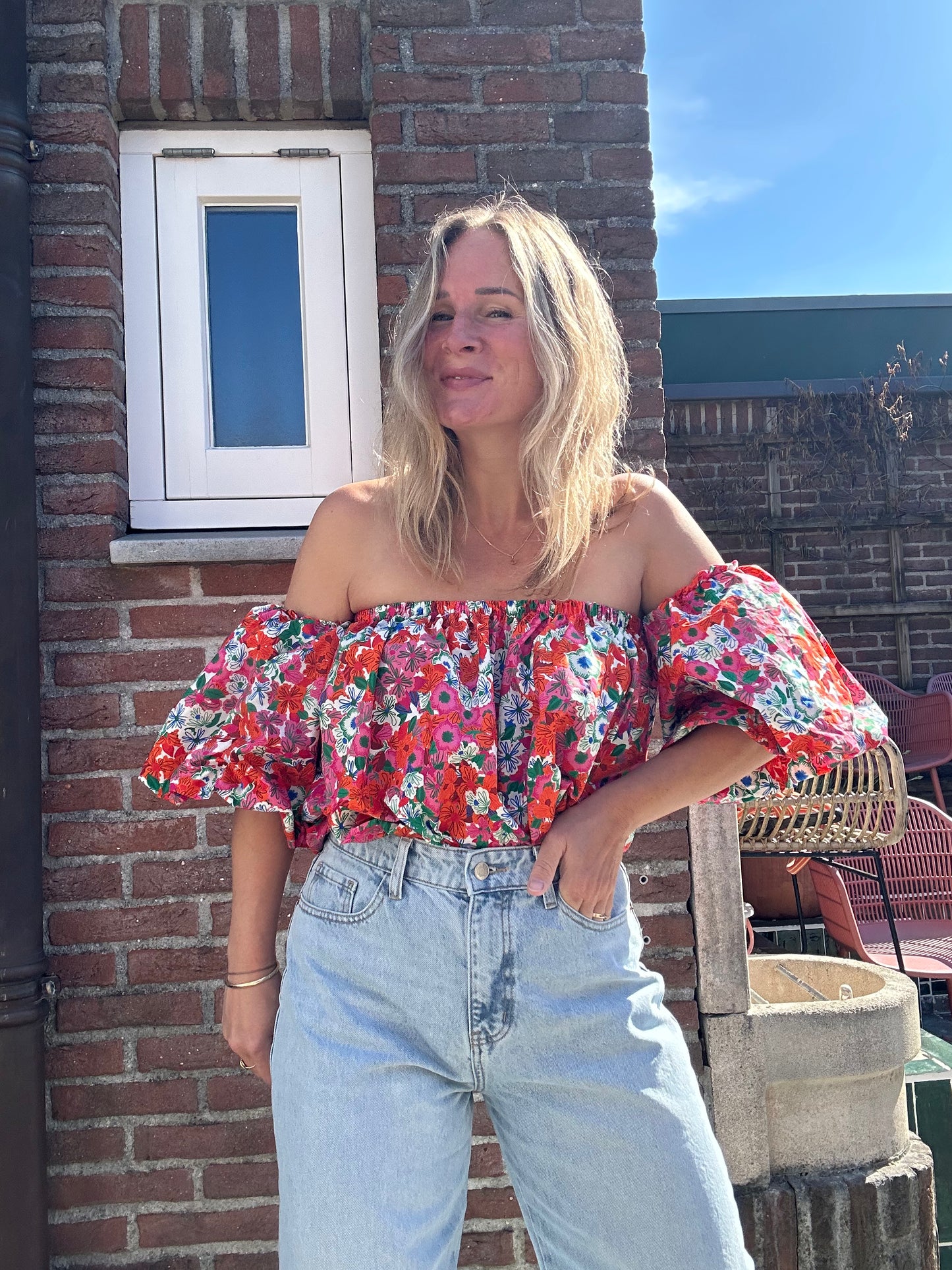 Betti - off shoulder bloemen top, rood