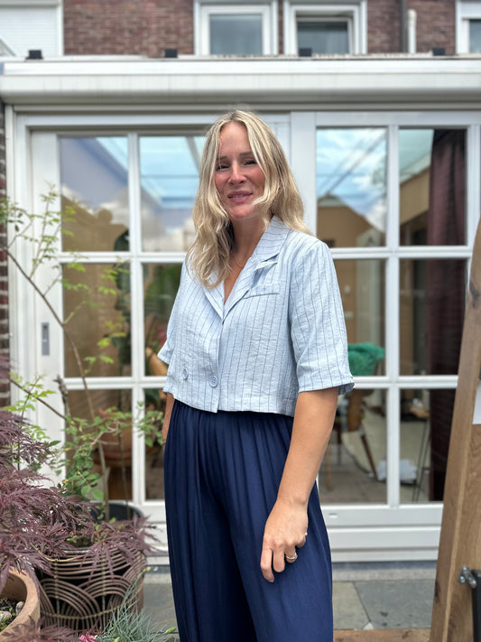 Grace - cropped blazer met streepje licht blauw