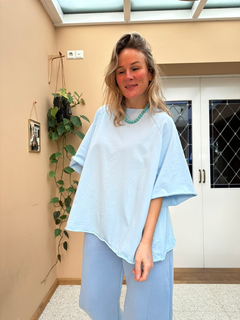 Brianna - oversized t-shirt licht blauw