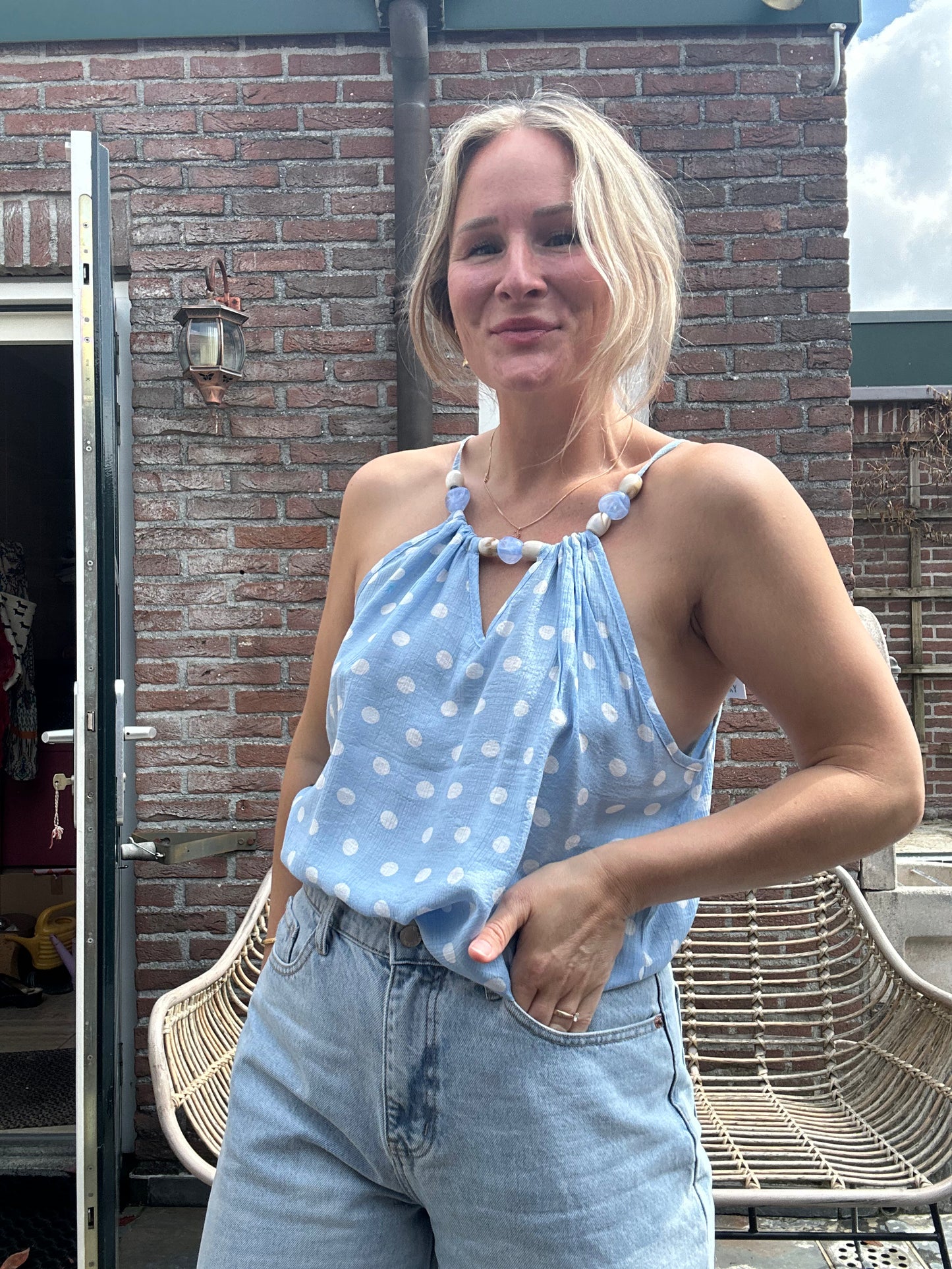 Elin - Licht blauwe stippen top kralen