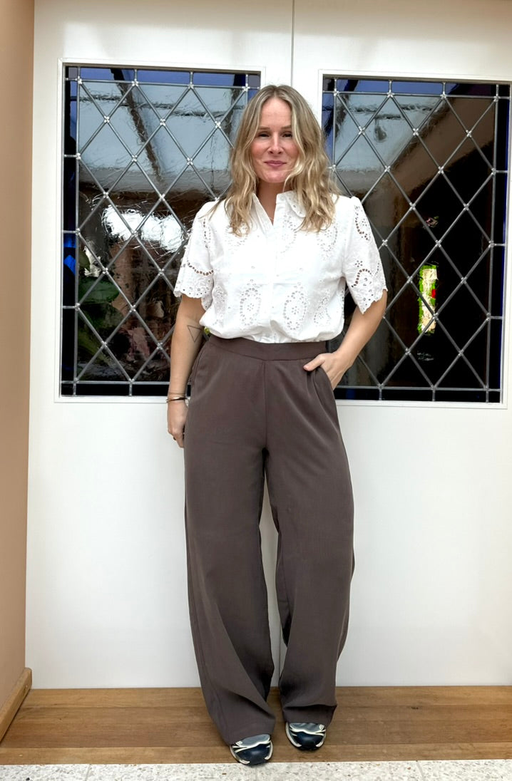 Verina - taupe patalon met elastiek in band