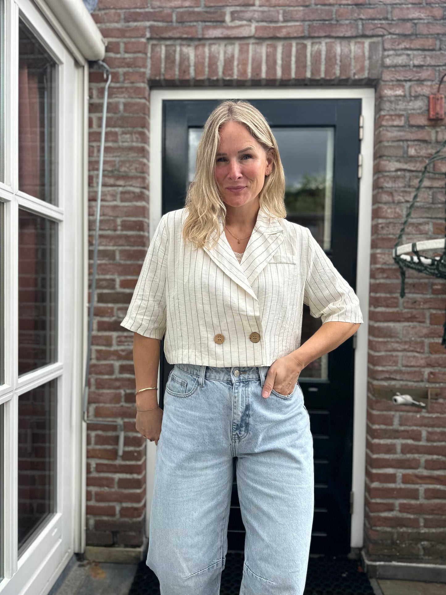 Grace - cropped blazer met streepje crème