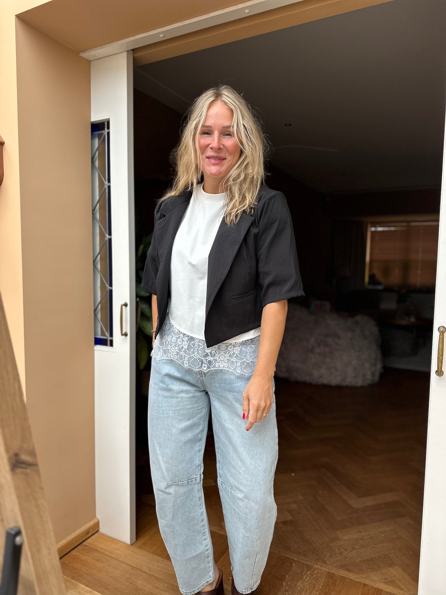 Feia - zwarte blazer korte mouw