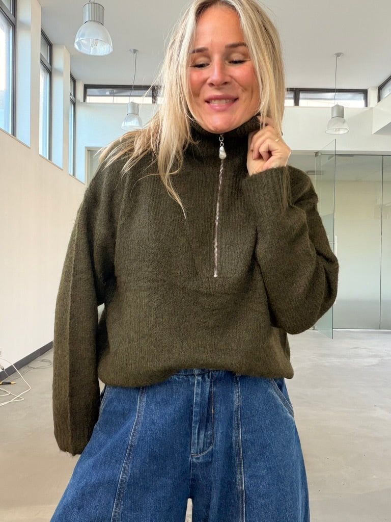 Lakia - groene trui met rits