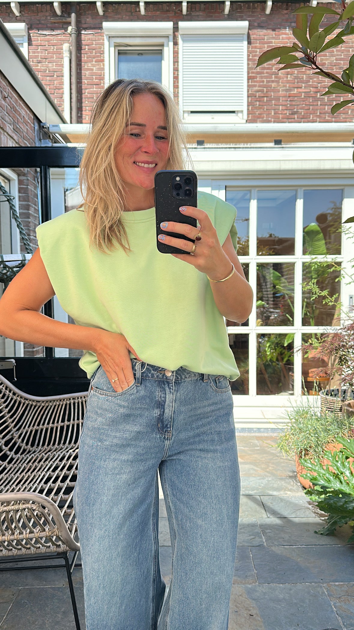 Isla - sweat top met schoudervulling groen