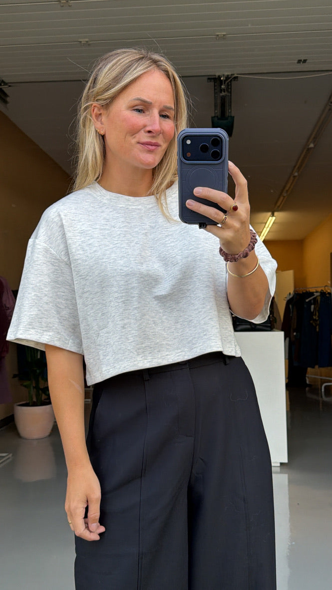Jenna - zacht cropped shirt grijs melange