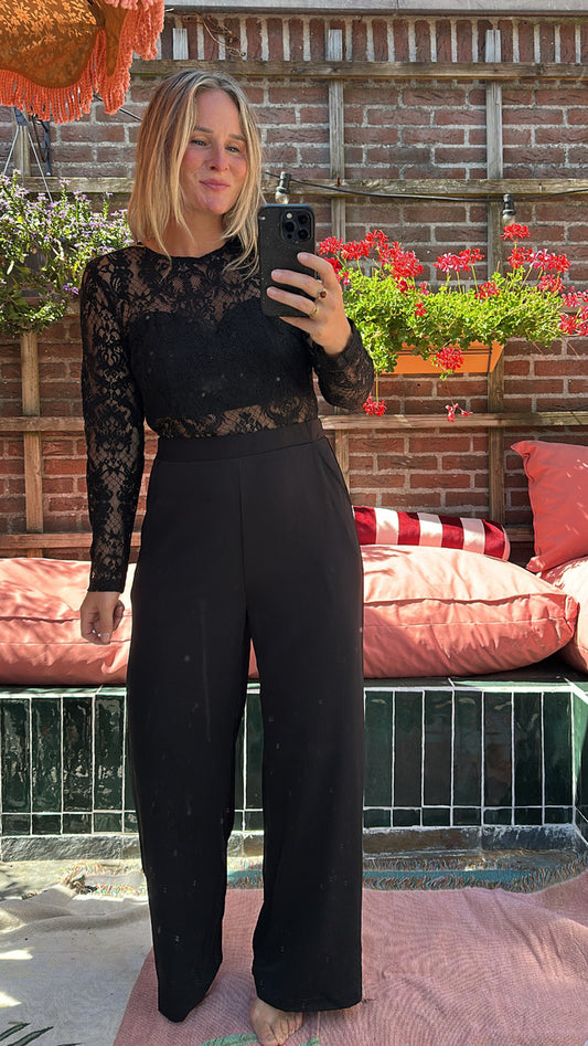 Inda - zwarte jumpsuit kant