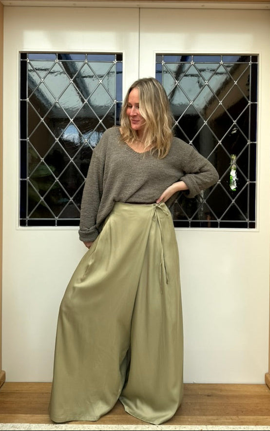 Donna - glanzende broek / rok groen
