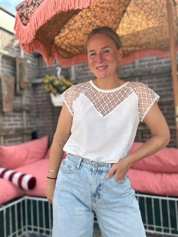 Floor - wit shirtje kanten bovenkant