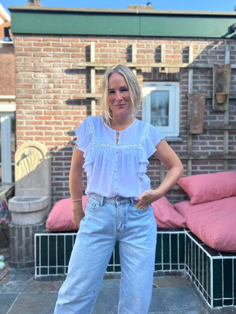 Gracy - wit blousje ruffle