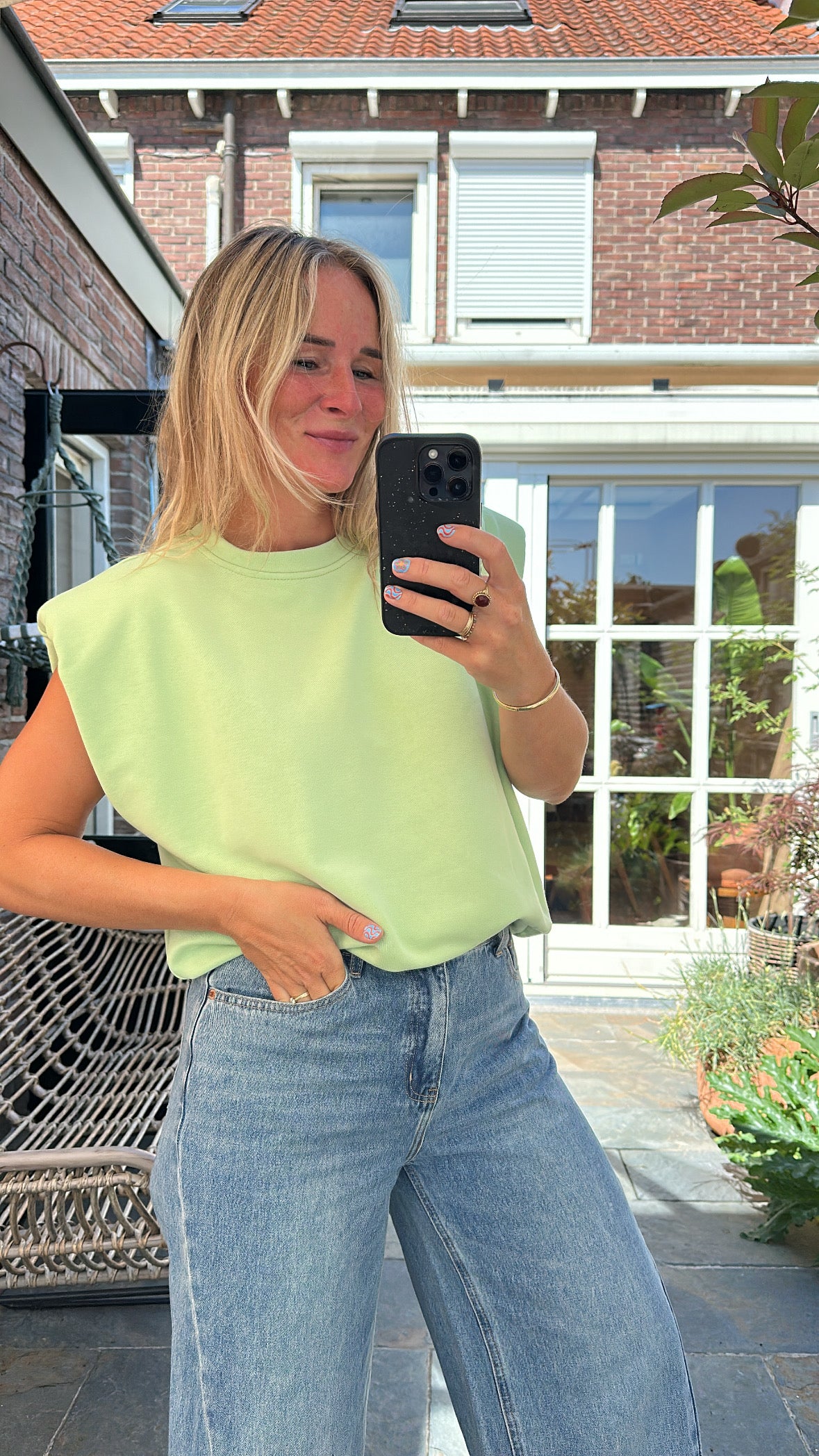 Isla - sweat top met schoudervulling groen