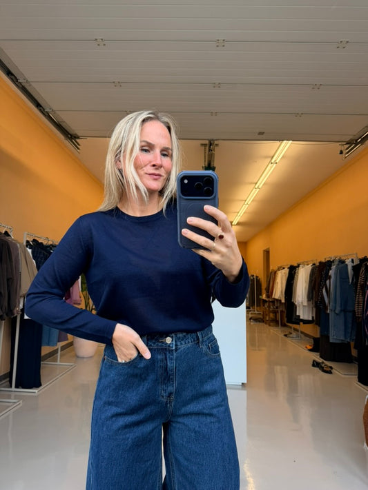 Lilly - blauw dun gebreid truitje