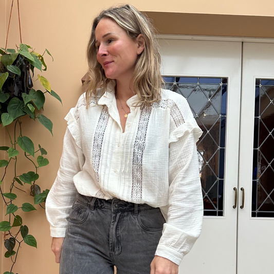 Alexa - Witte blouse met kant