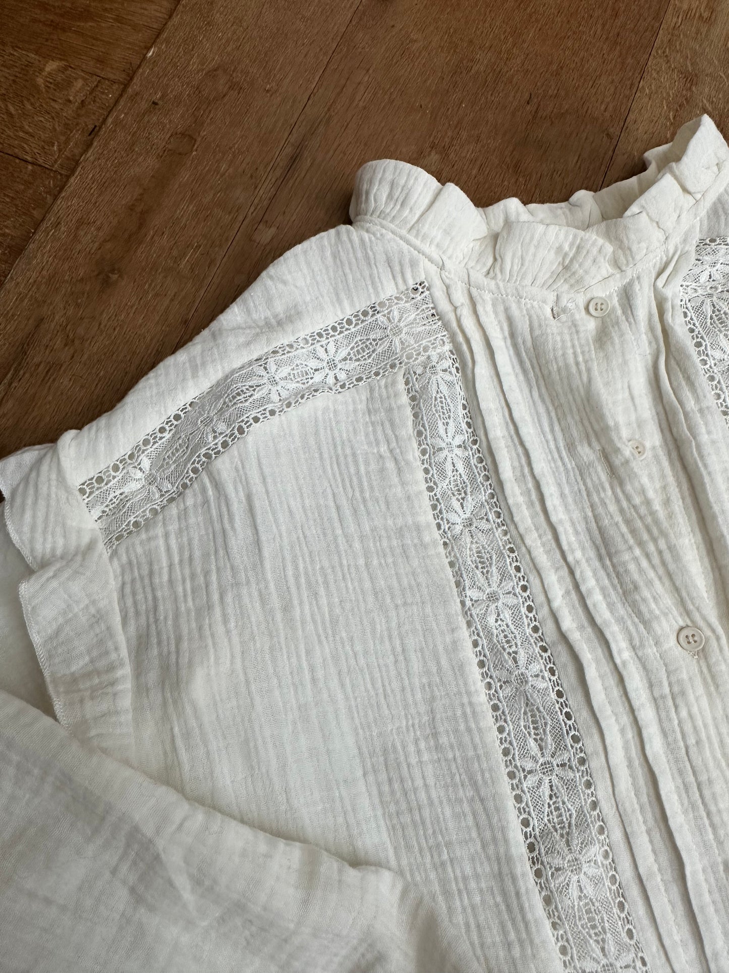 Alexa - Witte blouse met kant