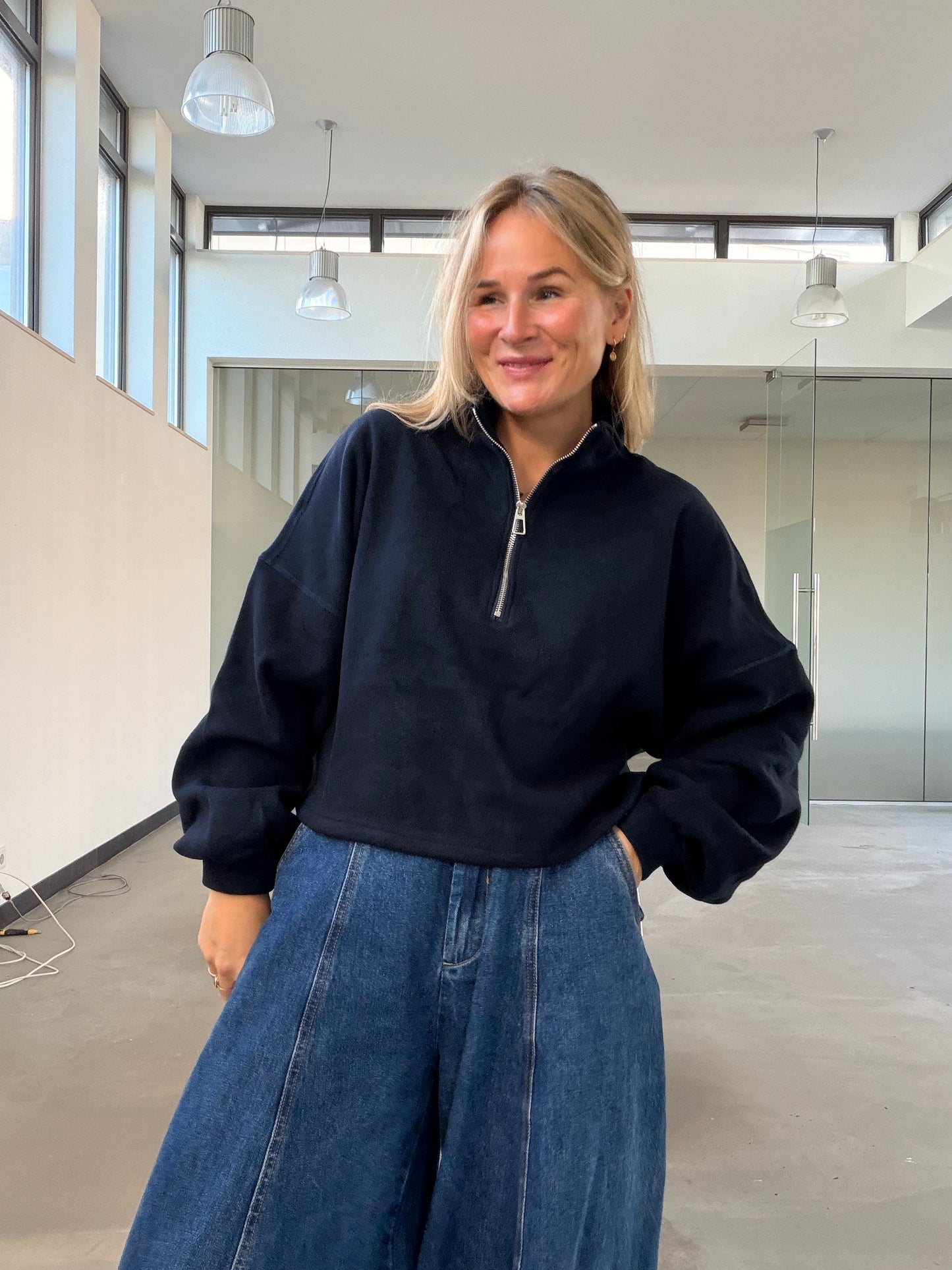 Len - sweater donker blauw cropped