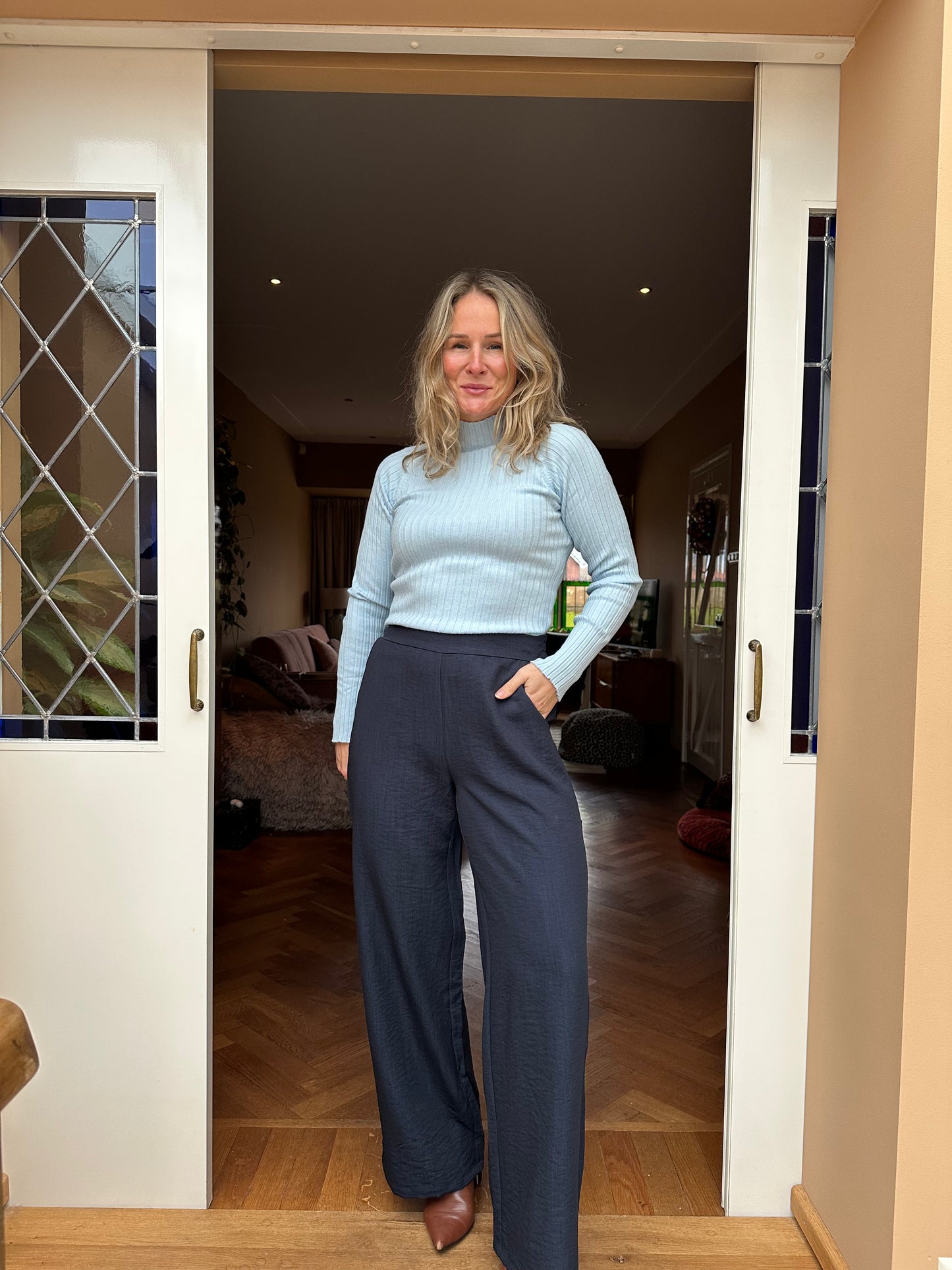 Verina - blauwe pantalon elastiek achter