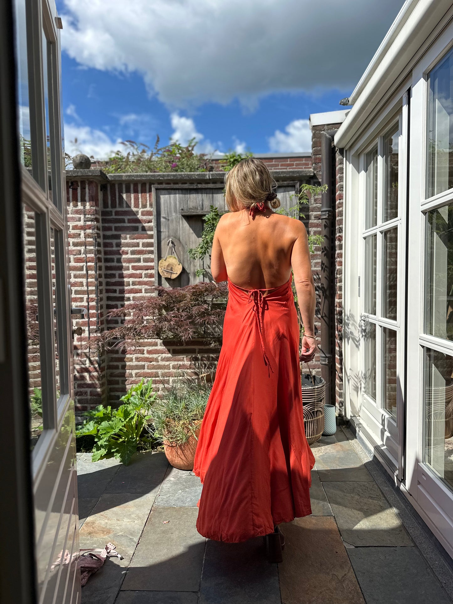 Gem - terra jurk blote rug