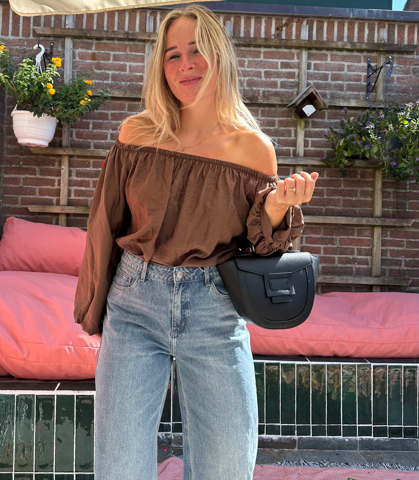 Imre - off shoulder top bruin