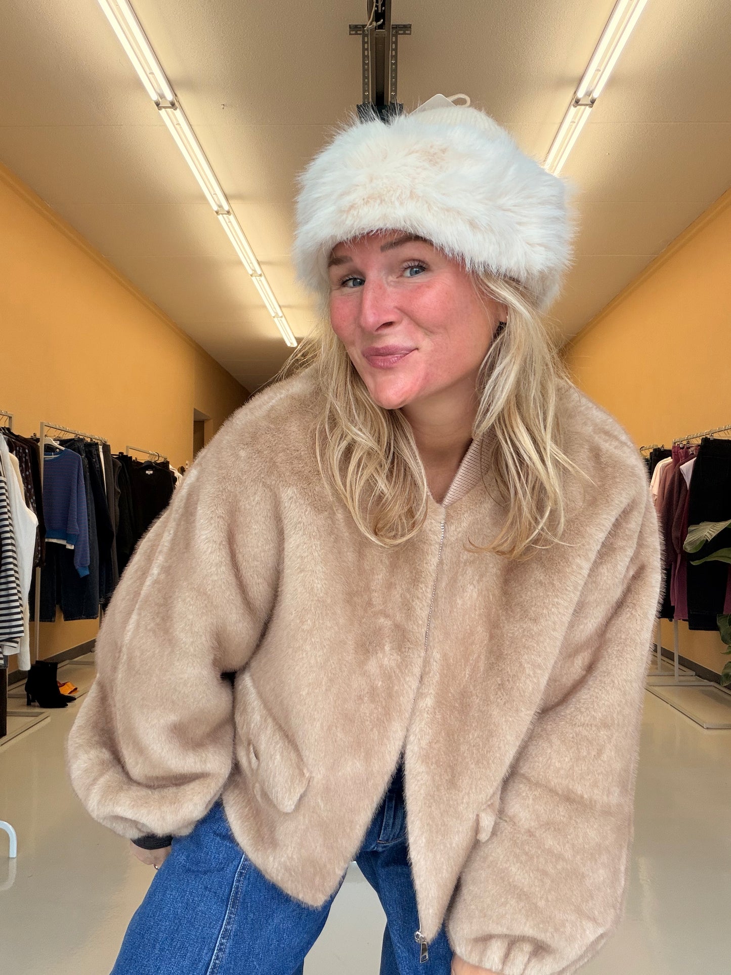 Kristan - muts met bont ecru