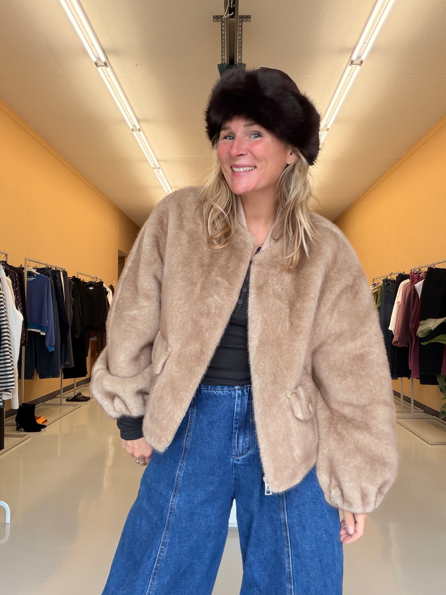 Kristan - muts met bont bruin